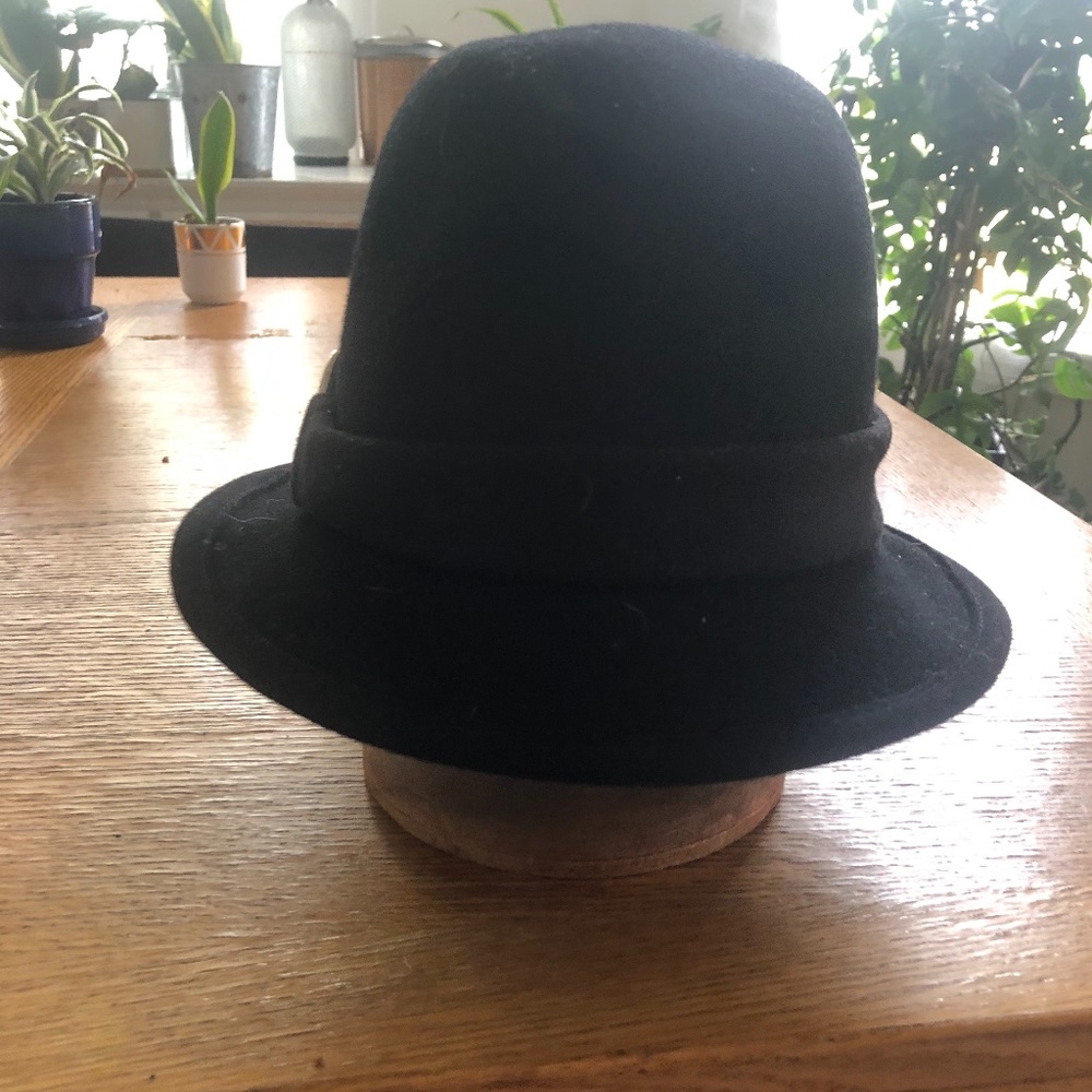 Hat - Picture 2 of 4